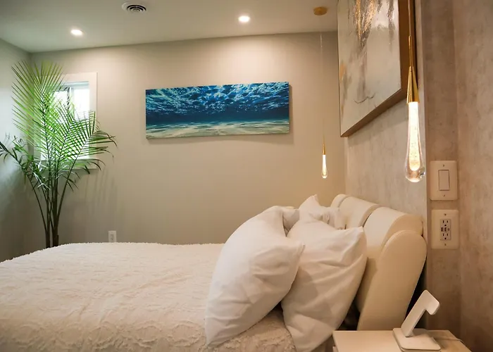 Luxury 2bd Walk To Pool&tennis Court