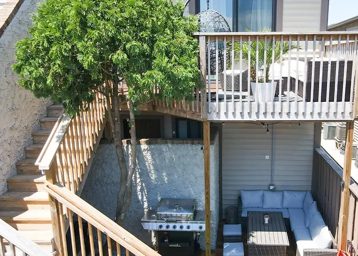 Holiday home Luxury 2bd Walk To Pool&tennis Court *