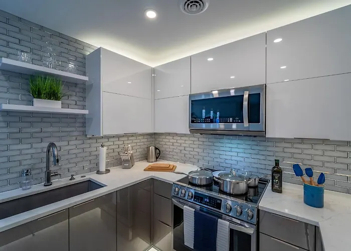 Luxury 2bd Walk To Pool&tennis Court *