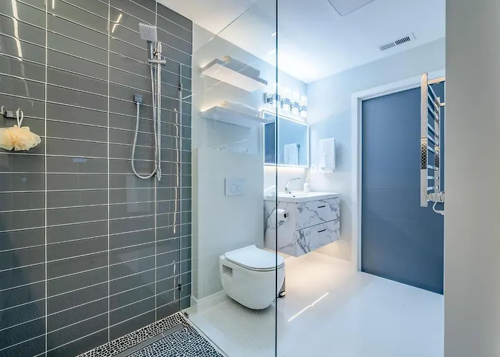 Luxury 2bd Walk To Pool&tennis Court