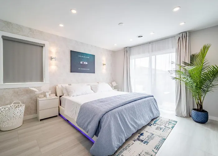 Holiday home Luxury 2bd Walk To Pool&tennis Court