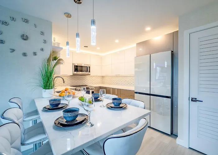 Luxury 2bd Walk To Pool&tennis Court *