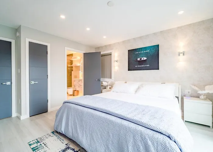 Holiday home Luxury 2bd Walk To Pool&tennis Court