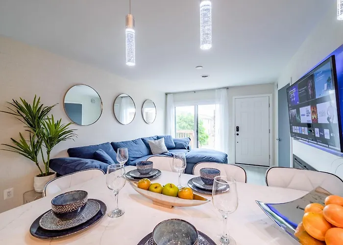 Holiday home Luxury 2bd Walk To Pool&tennis Court