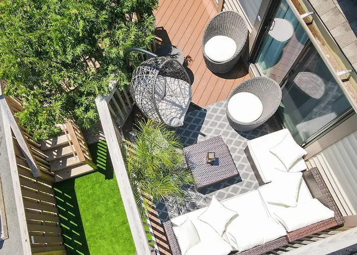 Holiday home Luxury 2bd Walk To Pool&tennis Court *