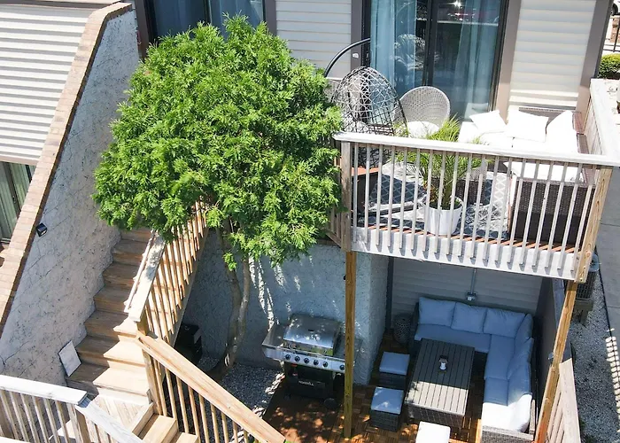 Luxury 2bd Walk To Pool&tennis Court *